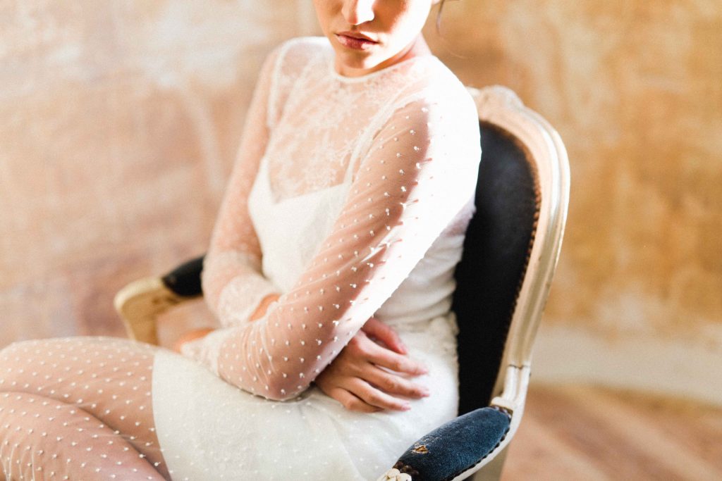 Editorial Chateau de Caumale con vestidos diseñados por Luis Alonso