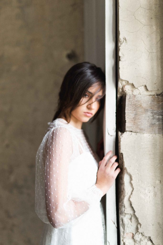 Editorial Chateau de Caumale con vestidos diseñados por Luis Alonso