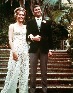 Mono Pantalón de Flores de Diana Rigg en la peícula "007 al servicio de su majestad"